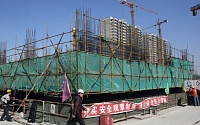 “중국 부동산 거품 확실히 잡는다”…베이징·상하이 규제책 강화