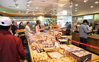 백화점 ‘지역 명물 빵집’ 모시기 경쟁