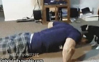 팔굽혀 펴기 귀여운 교관..."사람이 아니므니다~"
