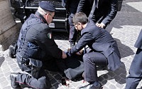 이탈리아 총리 취임식 도중 총격사고 발생…경찰관 2명 부상