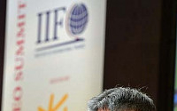 [포토]김중수 총재, IIF 아시아 CEO 서밋 기조연설