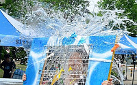 [포토]축제의 꽃 물 폭탄