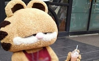 알바생의 여유 “사장님한테 걸리면 어쩌려고?”