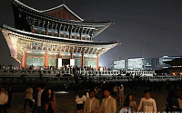 [포토슬라이드] 경복궁 야간개장 '황홀한 궁궐의 밤'