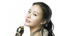 김아중 '까만콩차' 모델 선정돼...차음료 광고는 벌써 '후끈'