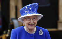 영국 여왕, 내년 연봉 664억원…5% 인상