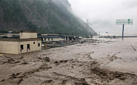 중국 쓰촨 대홍수…31명 사망·166명 실종