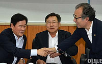 [포토]중소기업 민생탐방 나선 최경환 원내대표-김기문 회장-한정화 청장