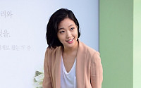 [포토]배우 김고은, '결혼식 축하하러 왔어요'