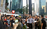 이정재 강남역 직찍…일대 마비시킨 '역시'