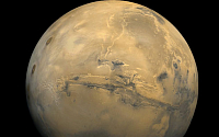 화성 토양 물 발견, 놀랄 만큼 많아…생명체도 찾을 수 있을까