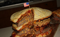 햄버거 피자 합체 2탄 ‘피자 햄버거’…“미국 패스트푸드의 위엄”