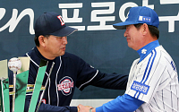 [포토]한국시리즈에서 만난 삼성-두산의 두 수장