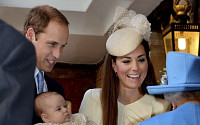 [포토] 영국 조지 왕자 세례식…환하게 웃는 윌리엄 왕세손 부부