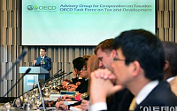 [포토]이석준 차관, 제4차 OECD 조세와 개발 T/F회의 환영사