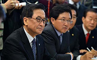 [포토]동양 피해자들 발언 경청하는 최수현 금감원장과 정무위 새누리당 의원들