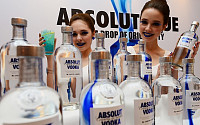 [포토]2013 앱솔루트 보드카 리미티드 에디션 ‘앱솔루트 블루(ABSOLUT BLUE)’ 출시