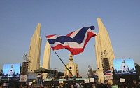 태국 국왕, 격화된 시위 중재할까?