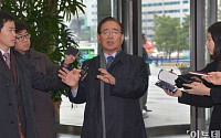 [포토]한동우 신한금융그룹회장 연임 성공