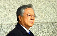 [포토]'8백억대 배임' 혐의 이석채, 검찰 출석