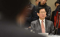 [포토]윤상직 장관 발언 경청하는 조환익 한국전력 사장