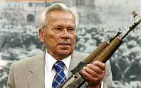칼라시니코프 사망...그가 개발한 AK-47 소총은?