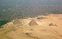 피라미드의 진실, 사막 옆에 이건 뭐야?... &quot;환상 깨지네~&quot;
