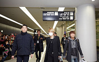 김재중 일본 입국, 월요일임에도 불구 모여든 팬들 보니...
