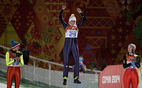 [소치올림픽] 독일 파크트, 일본 기대주 다카나시 꺾어... 여자 스키점프 이변