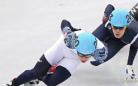 [소치올림픽]김동성, 안현수-신다운 동반경기 모습에 “한국 선수 둘이 타는 것 같다”