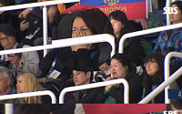 [소치올림픽] 김연아 어머니, 관중석 포착 ‘차마 결과 못보고 고개 숙인채 오열’
