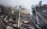 뉴욕 맨해튼 빌딩 붕괴, 9·11테러 현장서 불과...'테러 악몽 휩싸여'