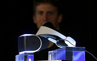 소니, 가상현실 기기 ‘프로젝트 모피어스’ 공개