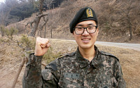 노숙자 할머니에게 햄버거 사고 사라진 병사 화제
