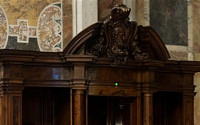 프란치스코 교황 파격 행보…일반 사제에게 공개 고해성사