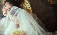 장범준 웨딩사진 추가 공개, 미모의 신부와 웃음꽃 활짝… 네티즌 &quot;이런 모습 처음이야&quot;