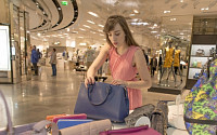 루이까또즈, 프랑스 대표 백화점 라파예트서 2014 S/S 프리젠테이션 진행