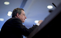 드라기 ECB 총재 “6월에 돈 푼다”