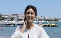 [포토] 영화 '표적'의 김성령, 칸 해변서 멋진 포즈