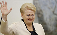 리투아니아 ‘철의 여인’ 그리바우스카이테, 대통령 연임 성공