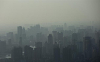“중국 ‘환경오염과의 전쟁’에 성장률 0.35%P 깎인다”