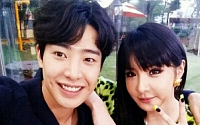 투애니원 박봄, ‘룸메이트’ 민우와 인증샷 “우리 잘어울려요?”