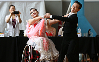 [포토] 장애인 댄스스포츠대회 참가자들 &quot;문제 없어요~&quot;