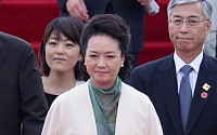 中 시진핑 부인 펑리위안은 '중국의 국민가수'