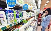 넘쳐나는 우유 때문에… “서울우유, 월급 분유로 대체?”
