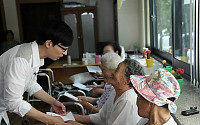 ‘무한도전’ 유재석, 위안부 피해자 쉼터 ‘나눔의 집’ 찾아 1000만원 기부