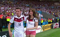 독일, 브라질 월드컵 우승...드락슬러, 여자친구와 커플티 입고 우승 세리머니 &quot;이런 베이글녀를 봤나!&quot;