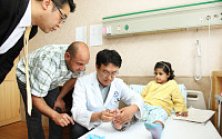 한화건설, 이라크 현지직원 자녀  골수염 수술 지원