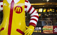 맥도날드, 중국서 ‘불량 고기’ 파문에 버거 판매 중단