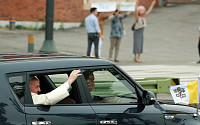 [교황 방한] ‘쏘울ㆍ싼타페’ 교황의 車로 등극…현대기아차 의전차량 명성 높이나